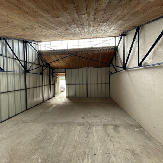  Annonces VENELLES : Garage / Parking | PEYROLLES-EN-PROVENCE (13860) | 42 m2 | 400 € 