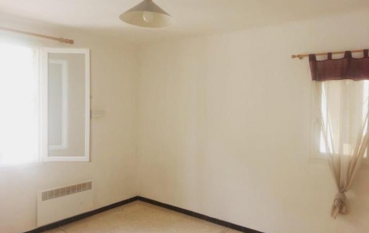  Annonces VENELLES Apartment | GREOUX-LES-BAINS (04800) | 30 m2 | 410 € 