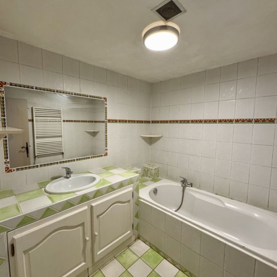  Annonces VENELLES : Maison / Villa | VENELLES (13770) | 136 m2 | 1 935 &euro; 