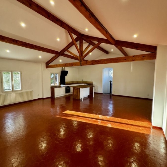  Annonces VENELLES : Maison / Villa | VENELLES (13770) | 136 m2 | 1 935 &euro; 
