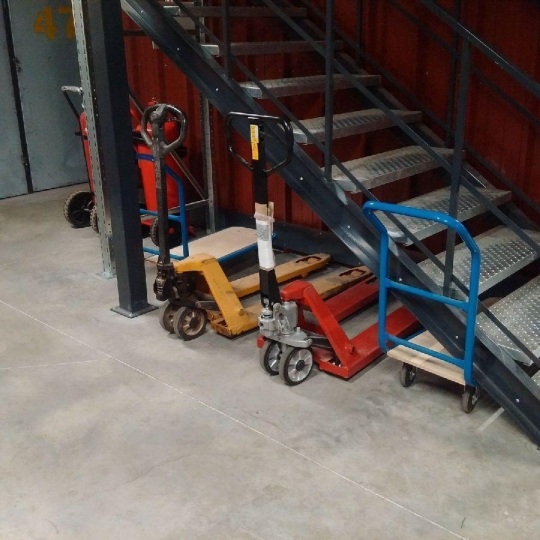  Annonces VENELLES : Garage / Parking | CABRIES (13480) | 5 m2 | 90 &euro; 