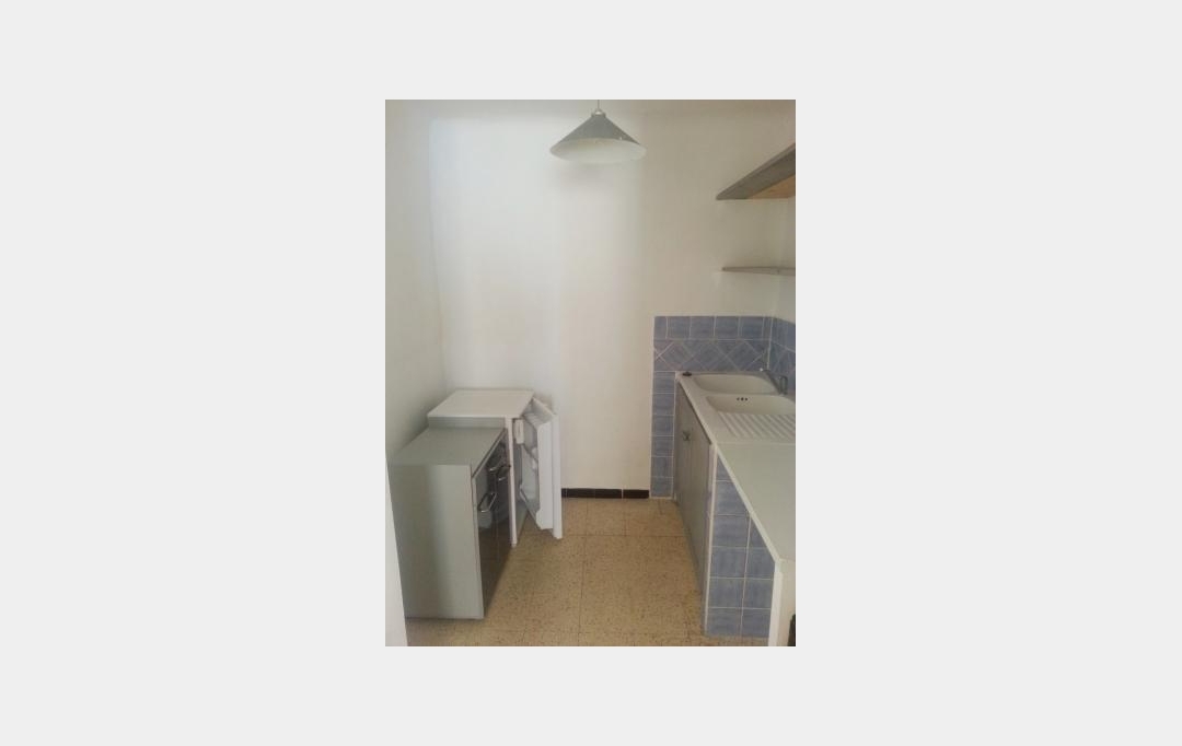 Annonces VENELLES : Apartment | GREOUX-LES-BAINS (04800) | 30 m2 | 410 € 