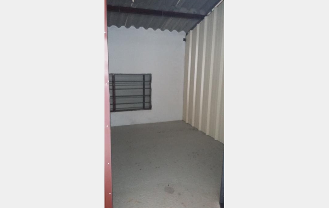 Annonces VENELLES : Garage / Parking | AIX-EN-PROVENCE (13100) | 8 m2 | 145 &euro; 