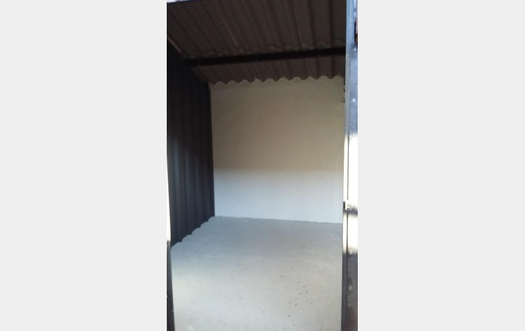Annonces VENELLES : Garage / Parking | AIX-EN-PROVENCE (13100) | 8 m2 | 145 &euro; 