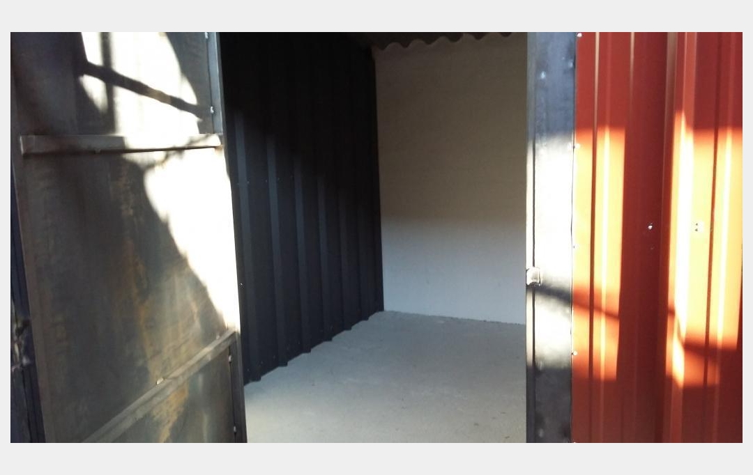 Annonces VENELLES : Garage / Parking | LES PENNES-MIRABEAU (13170) | 5 m2 | 95 € 